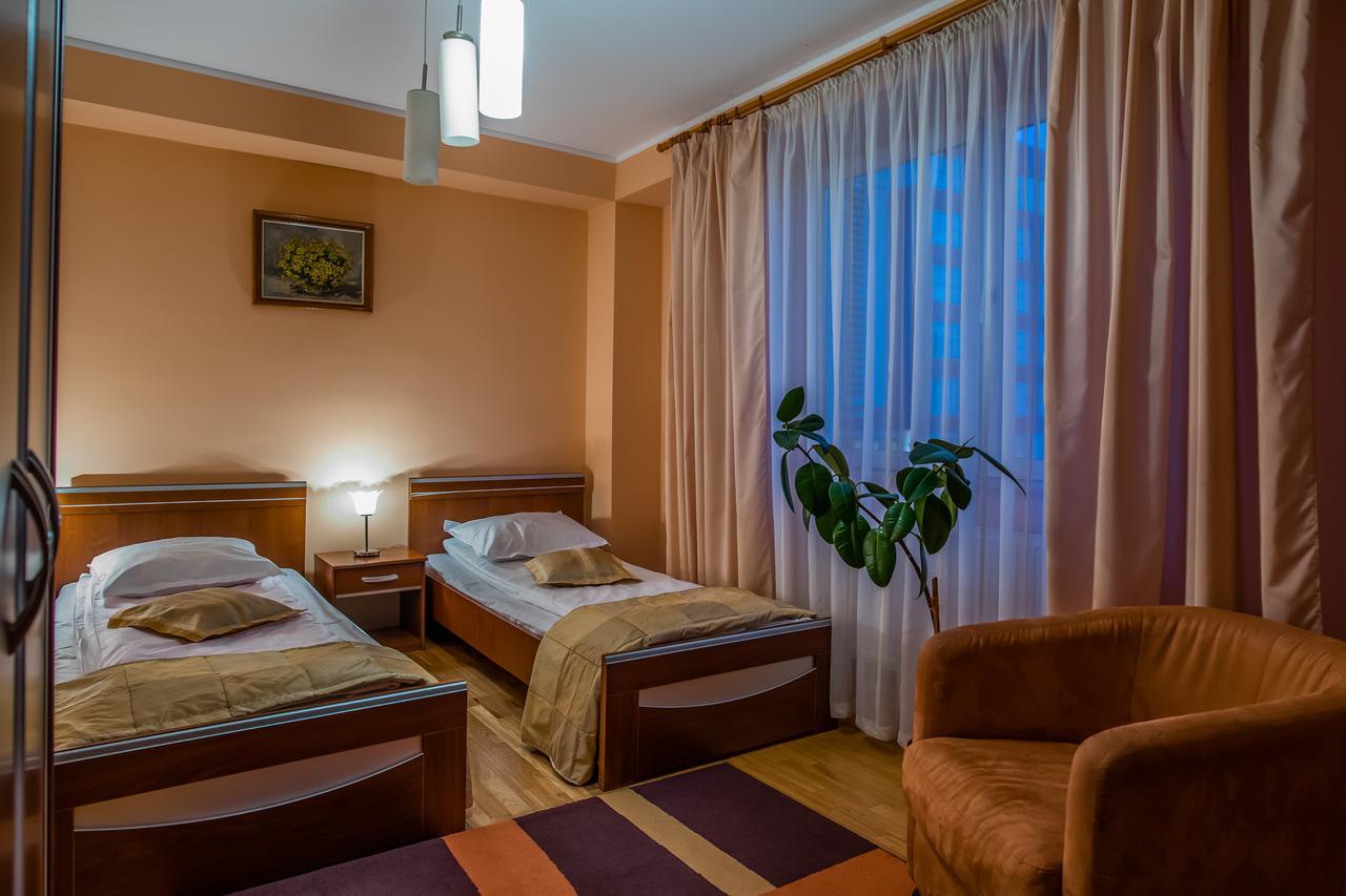 Hotel Maria Rădăuţi エクステリア 写真