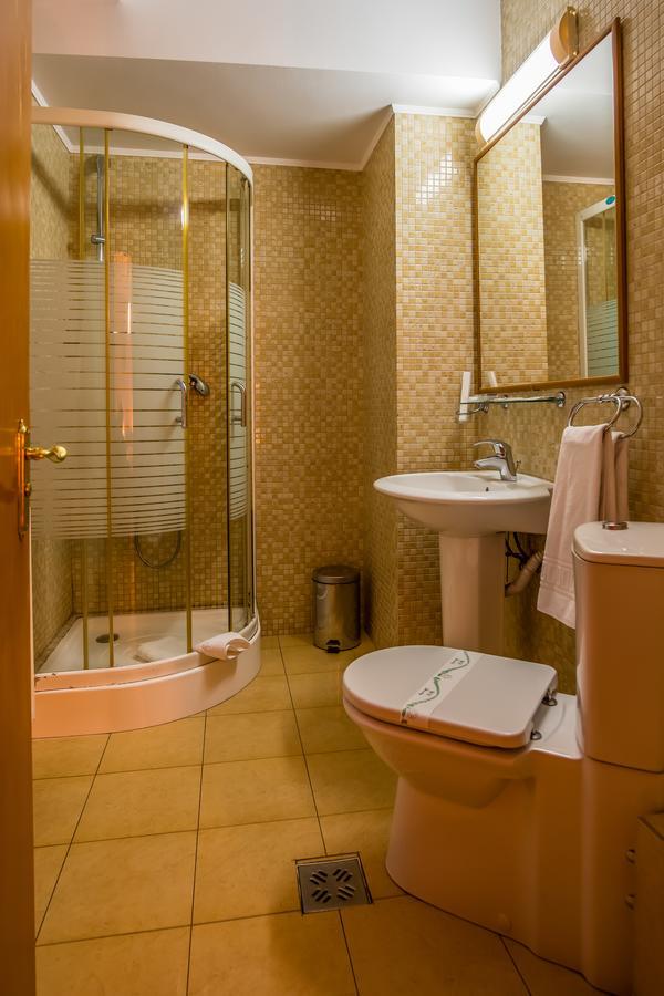 Hotel Maria Rădăuţi エクステリア 写真