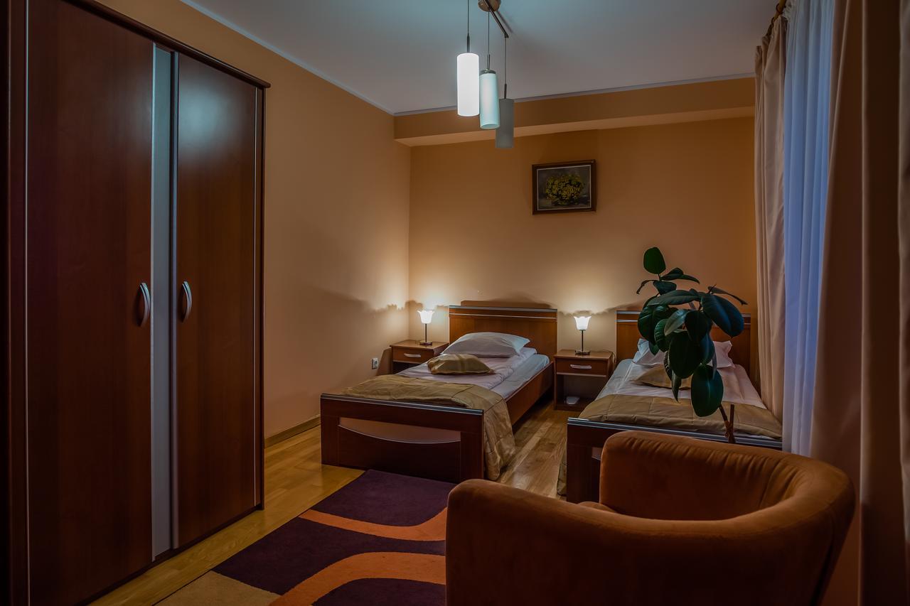 Hotel Maria Rădăuţi エクステリア 写真